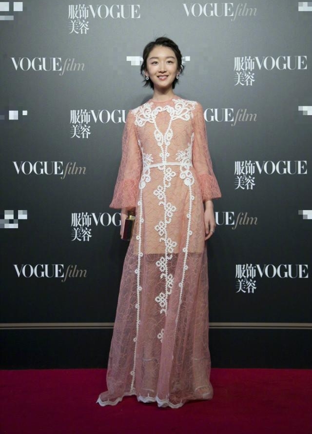 ����Ӱ����ۺ�̺�����Ĵ�˯�¾����ˣ����ݵ�һ�۾����ϳ�л�ȣ�