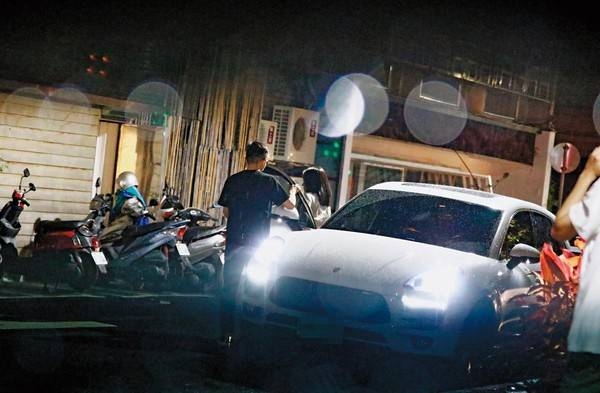 �׳���򸾽�ͷǣ������� ����7�����ж����ع�