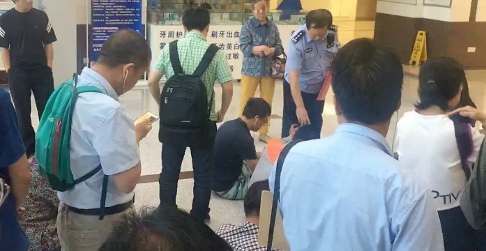 ���غŷ��ӣ���100Ԫ���Ϲ����Ŷӣ�ת��һ������2000