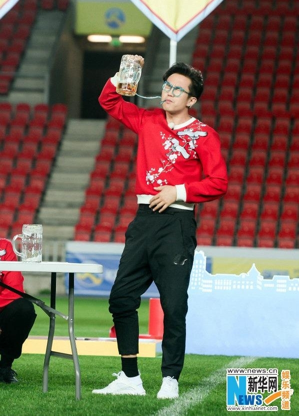 �˳������ܰɡ��ŷ����Ұ�Ůװ ��������˸�Ц����