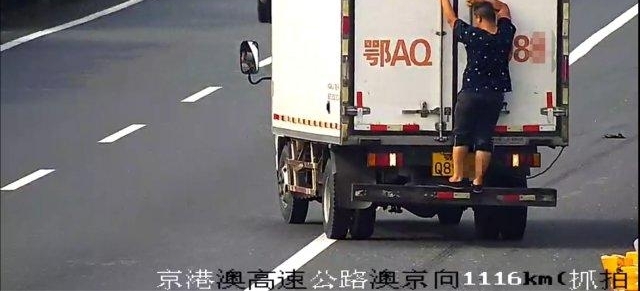 ��ƴ�����ڸ���·������������