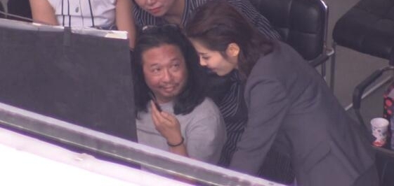 �����İ��ϼ�����? ���δ���Ь�����빤����Ա˵Ц����ż�����