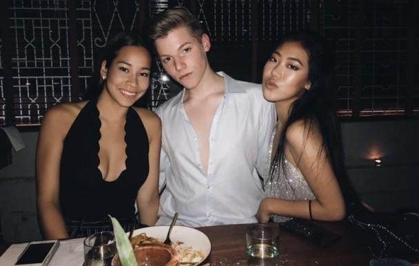 ��ѧ��Ů�����������⼮��ģ��17����������ԸУ�Ũױ���壡