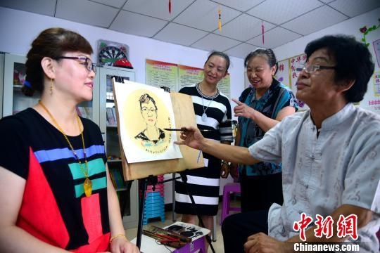 �ӱ�������̨��Ϊ���˻��� �������ߺ��˺���