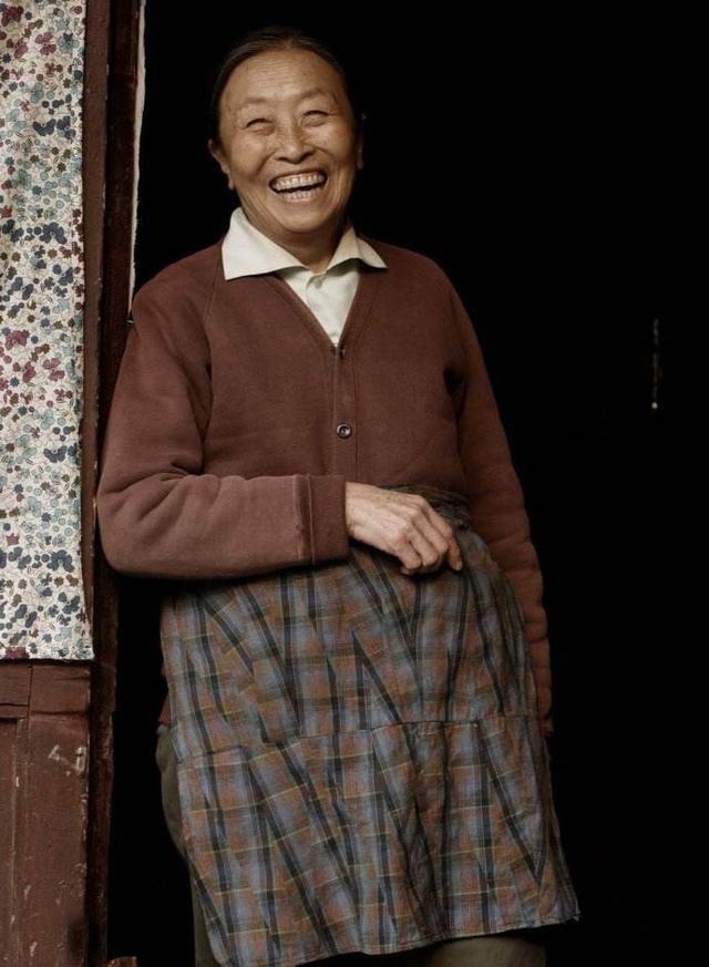 ���ٻ����й����Ů��Ա��79����ס��40ƽ��С��