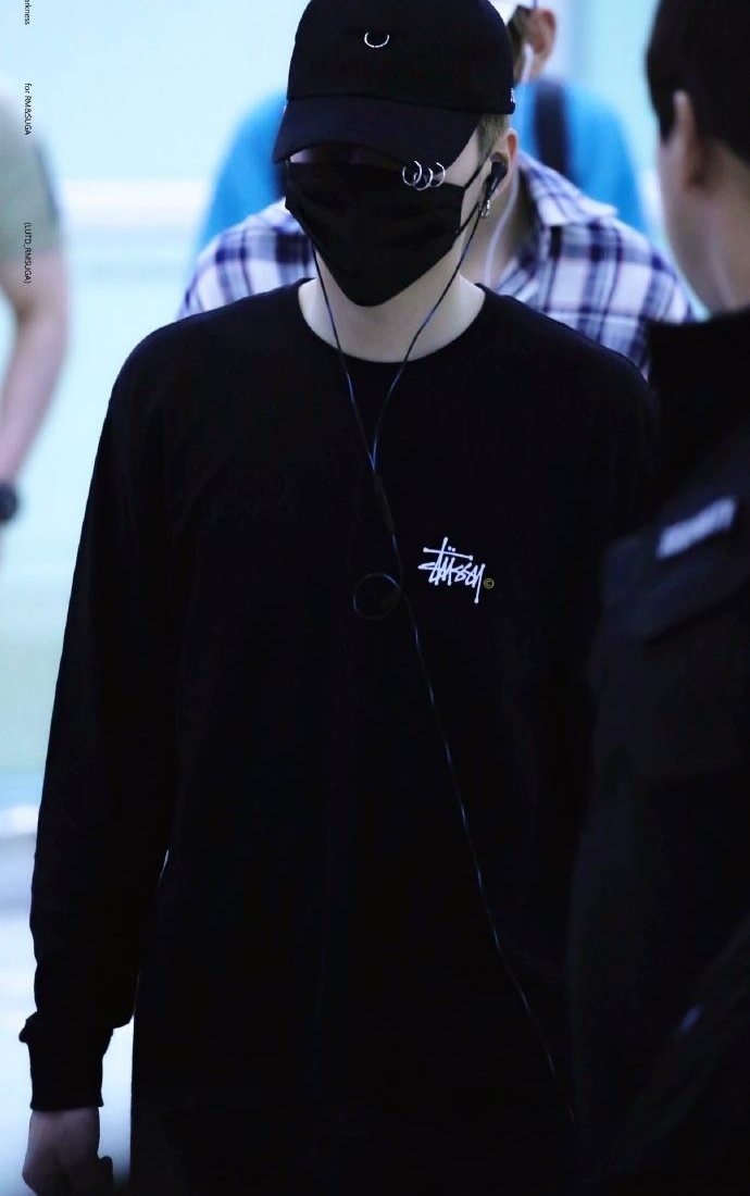 �ɫj�� | SUGA | ���������� ����all black�Ŀ���