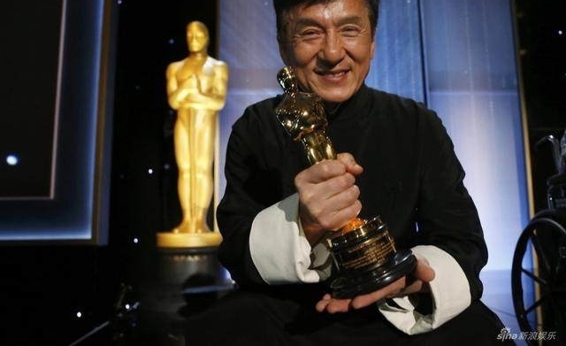 ����������Ȧ����Ϊ��磬��Ů�ǱȽ����飬ֻ��������ȷ�ܾ�