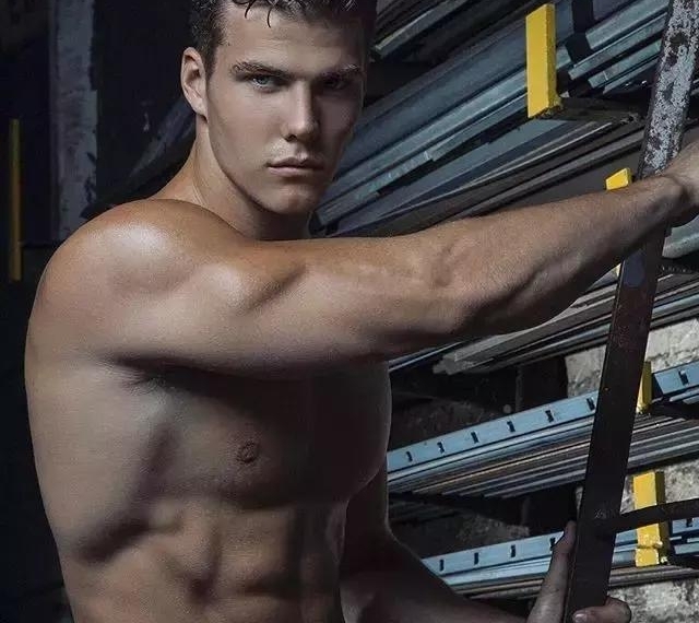 ���������������� Michael Dean