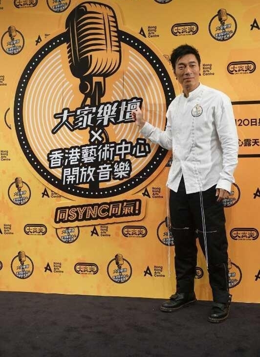 ��Yes ����ֳ�����־���¸��½���¶���ݳ��� �������ų�ϯ��ͷ���ֻ