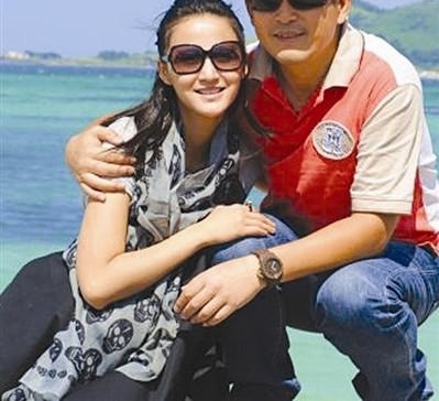 ��СŮ����ʶ3������飬Ϊ���ݾ�����գ�����������ӱ����