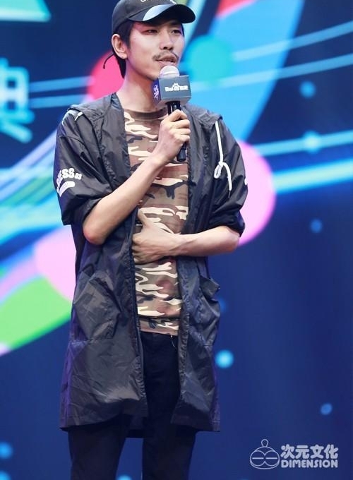 �����ɶ���Ԫ�ڡ�Բ����Ļ 304�������������Ԫ�Ļ�����