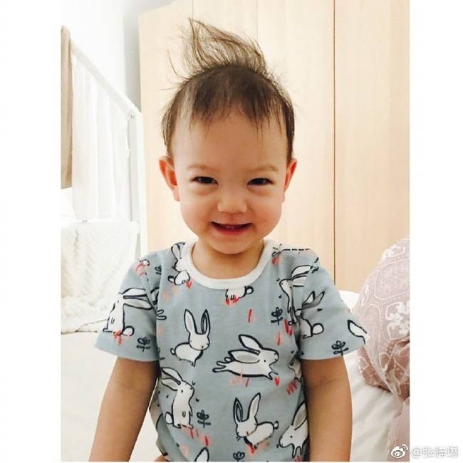 �־�����Ů����4���£�������ͷ�����𾪵��ˣ�