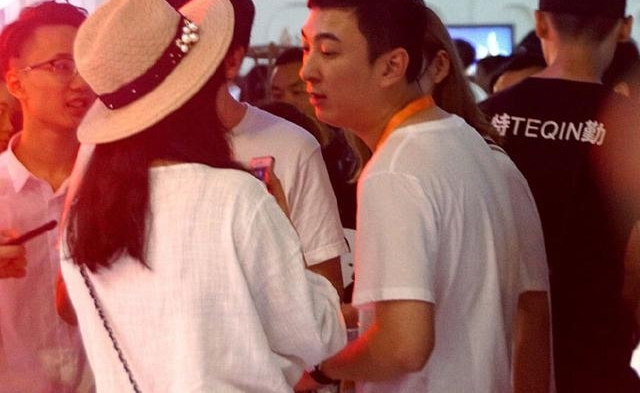 ñŮ˼ ؼʱߴŮ绻µͦ