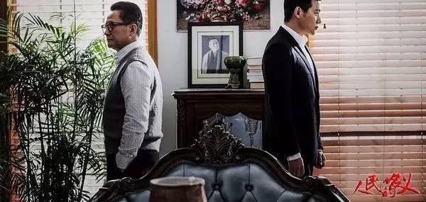 Խ����վ��ѡ��ÿ��Ĺ������Ӿ磬��һ����Ȼ����