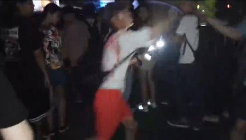 �¹�ϣ��̨�ݳ� ֱ�����ֳ����Ա�ɽ���˿�ߴ�