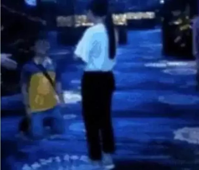 ���ݡ����Ա�¹��Ǹ������Ů�ͻ�����Ա���Ѵ�ְ