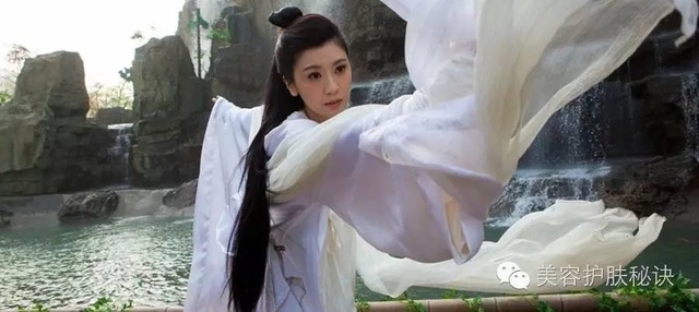 Ů�����׾����Ĺ�װ�����գ�������������ӱ˭������