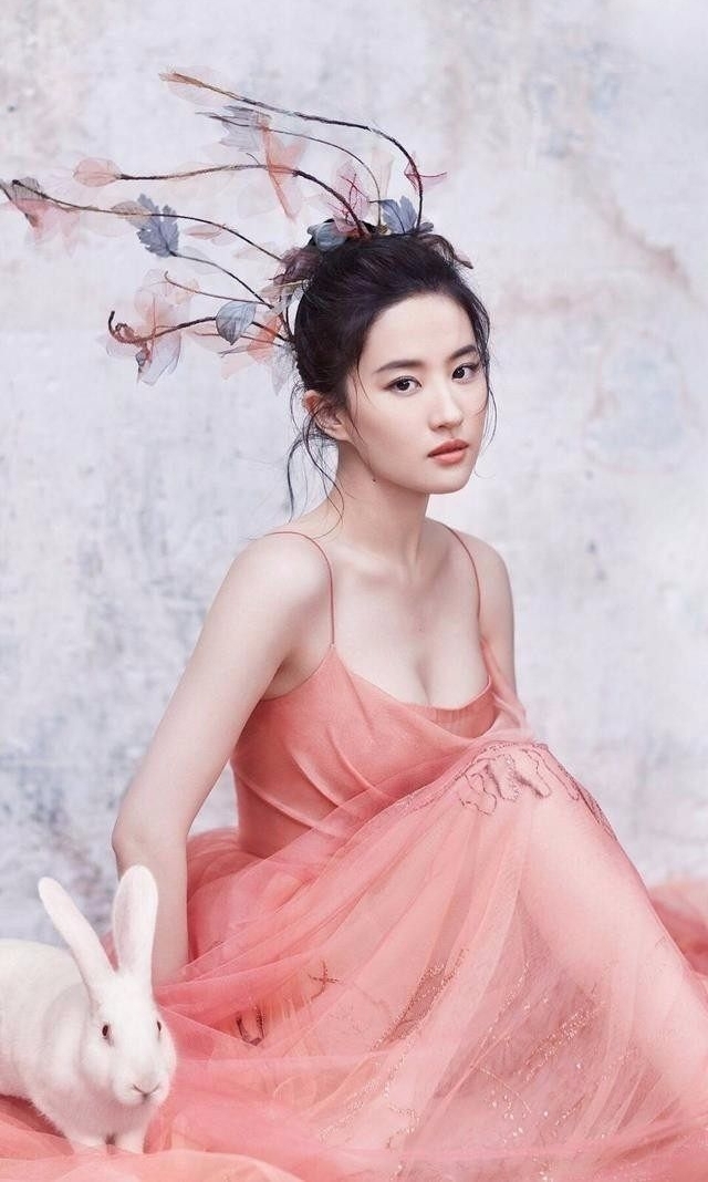 ���������ʮ�㣬�����ȰͿɰ�������ӱ����������λ��ϲ��˭��