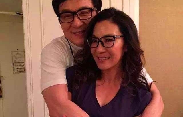 ����������Ȧ����Ϊ��磬��Ů�ǱȽ����飬ֻ��������ȷ�ܾ�