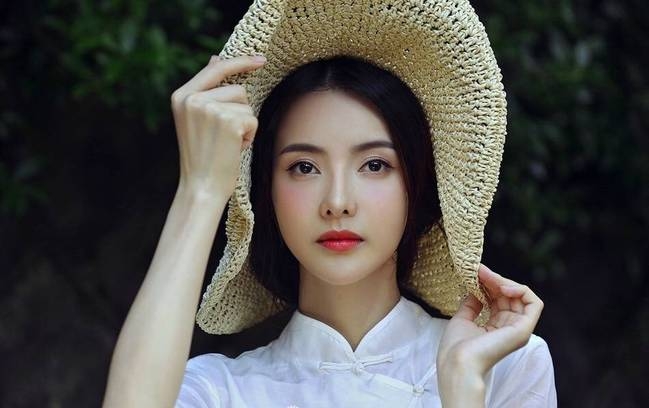 ����嵡�����Ϫ�����ͻ��е��ּ���Ů ����������