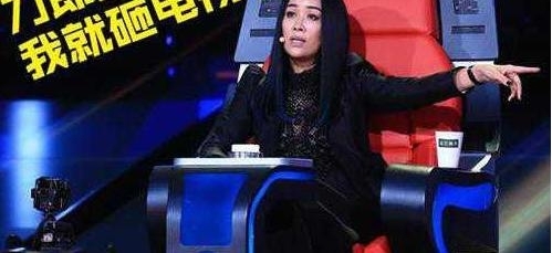 ���й��¸�������Ӣ�������� �ڱ�����ȴ����������ʦϯ