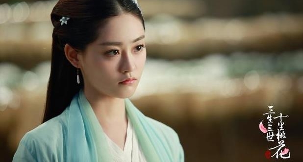 ��װŮ�Ӻڻ�ǰ��ױ�ݶԱȣ���死�ǧ�������죬˭�ı仯���