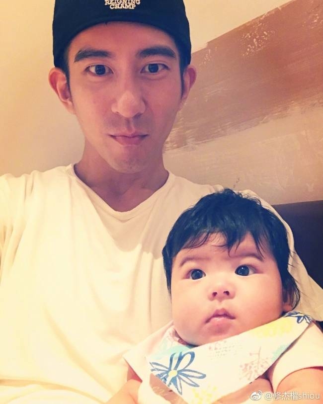 �־�����Ů����4���£�������ͷ�����𾪵��ˣ�