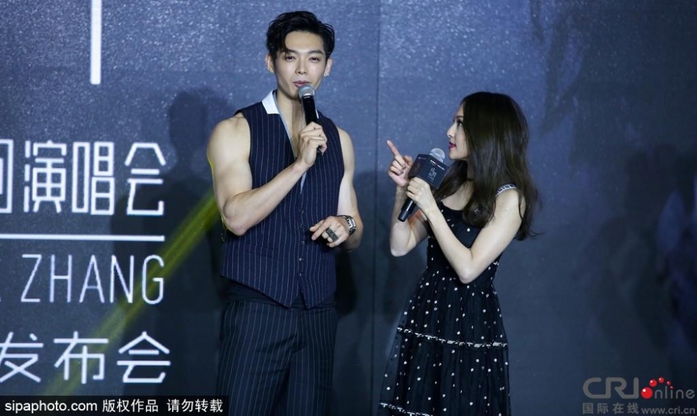 ���غ���˿װ�볽����ͬ�� ���ѣ������˹���С��