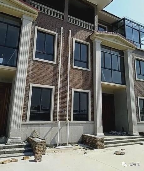 兄弟俩合资建双拼,盖好后在村里倍儿有面子