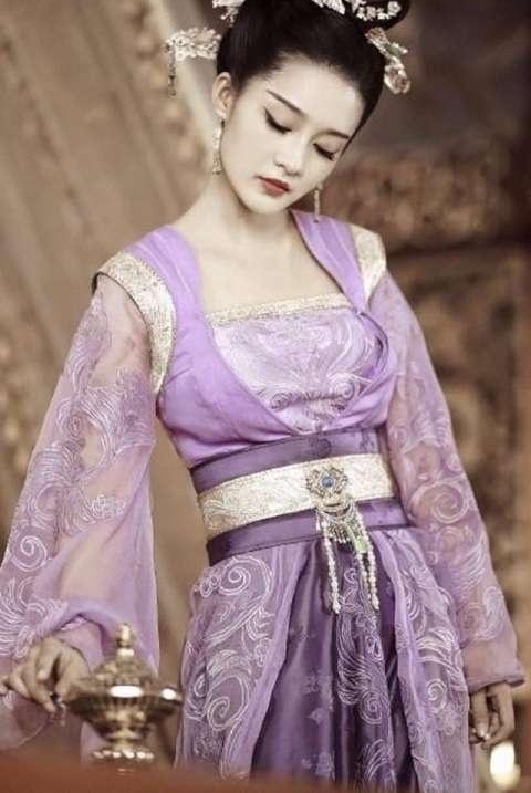 ŨױǺڻ? ӱ, Щڻɫ, ˭ݵĸɫ?