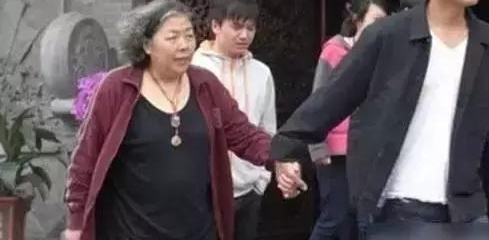 �Ӳ��г�����İԵ��ܲã����ҹ���ȴ��Ƿծ���ӣ����˦������