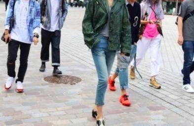 �����ֻ����ԸУ����˼�ʮ������ܾ�͸��װҲ����