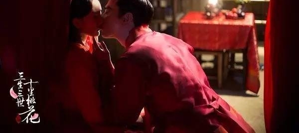 Խ����վ��ѡ��ÿ��Ĺ������Ӿ磬��һ����Ȼ����