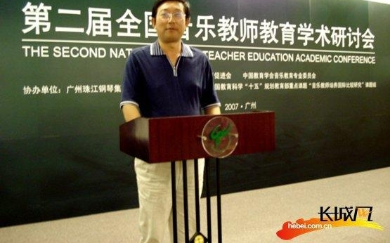 ���ڽ������Ƿ�Ҫ�ͺ��ӵ���������ѵ�ࡱ���������żҿ�ѧԺ����ѧԺԺ����־��