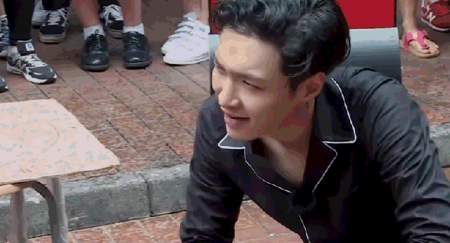 Ϊʲôս˦ɫؼαƵƵ?