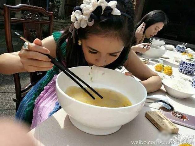 л�ȳԷ���������� �Աߵĳ�ģ�ɴ��۾�һ����