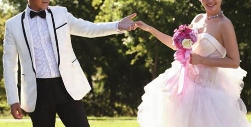 ��СŮ����ʶ3������飬Ϊ���ݾ�����գ�����������ӱ����