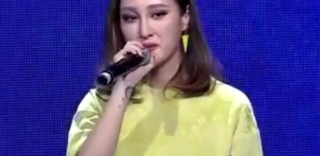 ǳšŮαȴߣϷֱӺƷ£ڴ