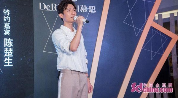 �³���Я��Ľ˼�������� ��˿Ϊ�������;�ϲ