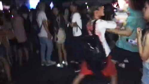 �¹�ϣ��̨�ݳ� ֱ�����ֳ����Ա�ɽ���˿�ߴ�