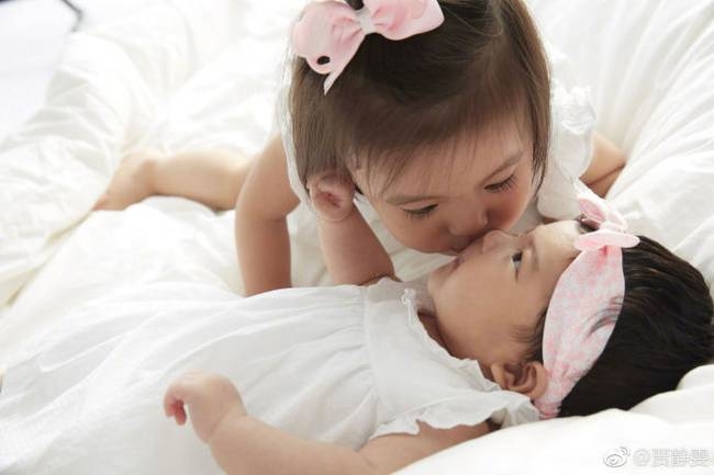 �־�����Ů����4���£�������ͷ�����𾪵��ˣ�