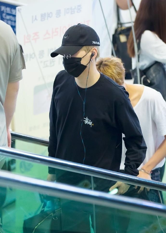 �ɫj�� | SUGA | ���������� ����all black�Ŀ���