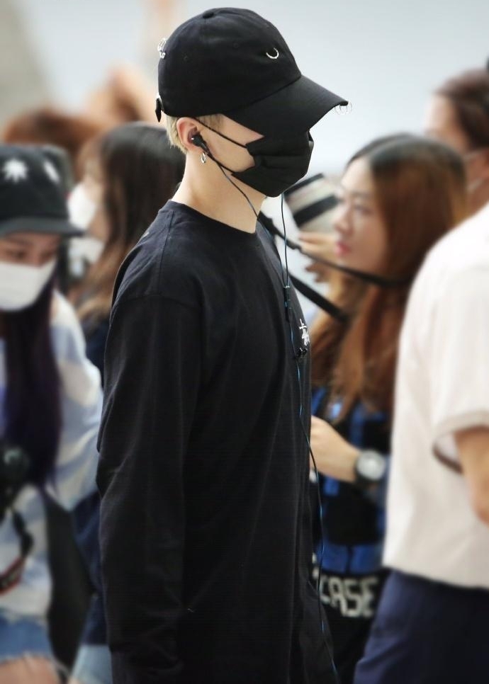 �ɫj�� | SUGA | ���������� ����all black�Ŀ���