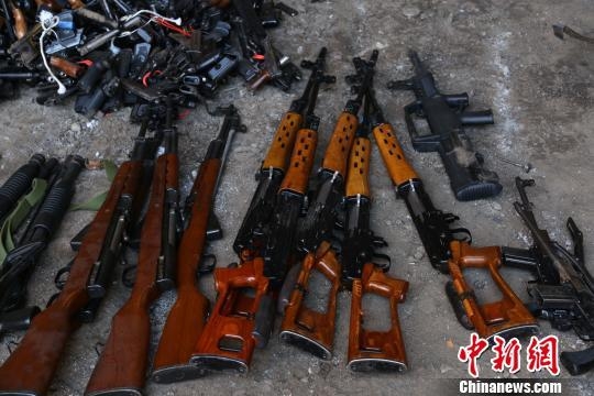 贵阳警方集中销毁一批非法枪爆物品(图)