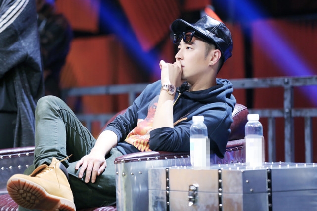 ���̽���׾�ϲ��̨ ȴ������ء���̭����