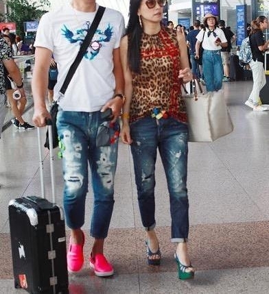 �����ֻ����ԸУ����˼�ʮ������ܾ�͸��װҲ����