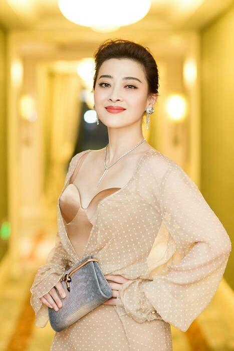 ÷��������ͬ����ɫ͸��ȹ�����ʲ��ô�(ͼ)