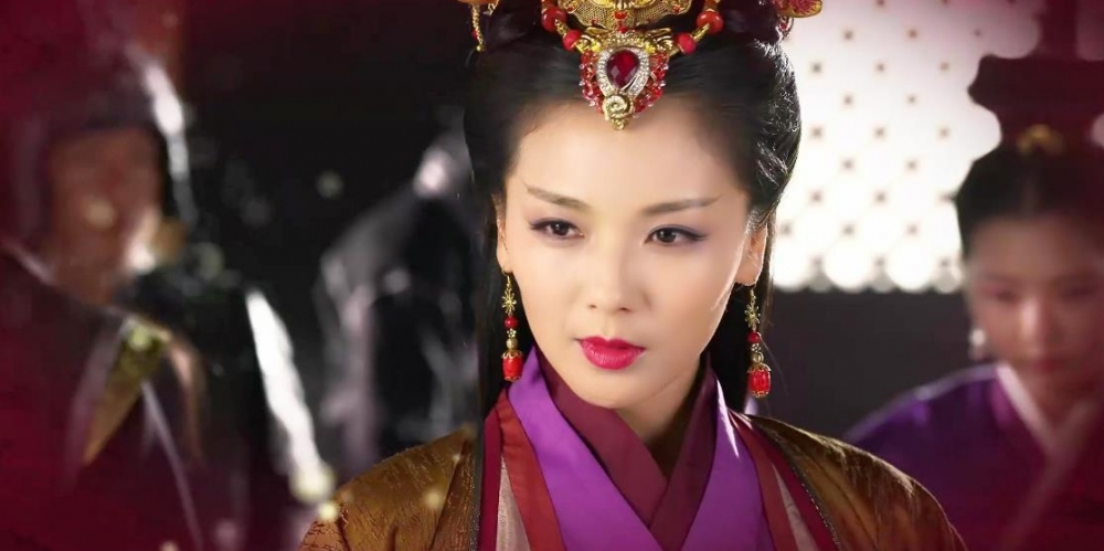 ��װŮ�Ӻڻ�ǰ��ױ�ݶԱȣ���死�ǧ�������죬˭�ı仯���