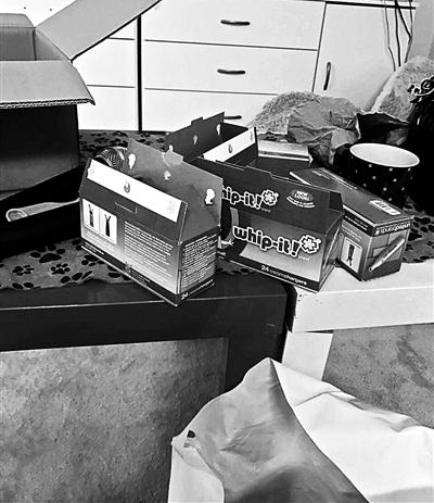 Ů��ѧ��մ��Ц���������������λع������ӡ��Ƕ�Ʒ������