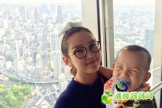 何洁怀孕脸肿胳膊肿丑哭 盘点女星孕期最丑照片